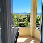 Panorama Apartment *
